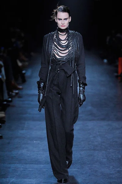 Look 13